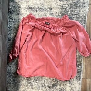 Cotton on t-shirt size large in pink